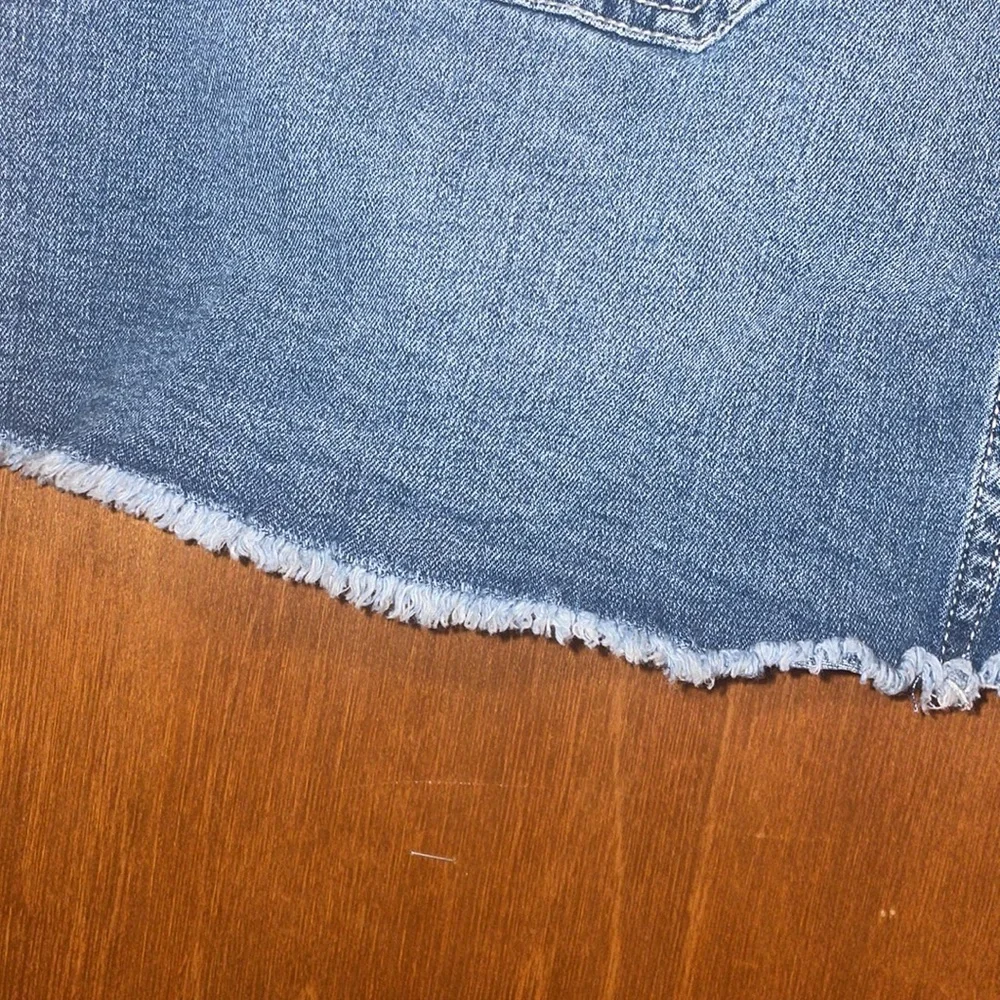 •NO BOUNDARIES•NWOT HIGH RISE DENIM FRAYED HEM SKIRT SIZE XXL NEW CONDITION